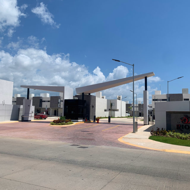 https://www.cancun.casa/wp-content/uploads/2023/05/la-rioja-caseta-de-seguridad-640x640.jpg