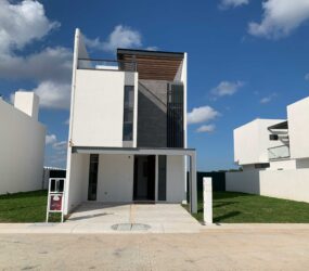 Casas en venta en Cancún fachada modelo noni
